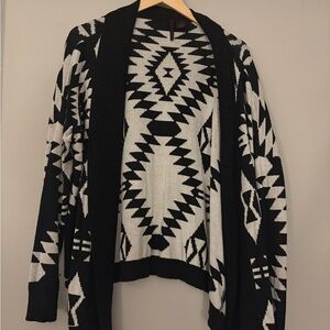 Chic Black and White Patterned Cardigan